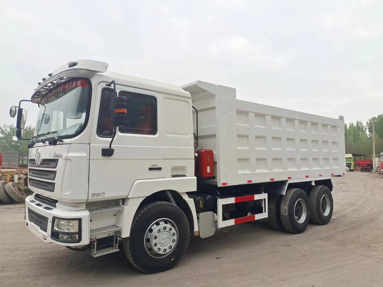 Shacman F3000 Dump Truck - Kravas automašīna pašizgāzējs: foto 1 Shacman F3000 Dump Truck - Kravas automašīna pašizgāzējs: foto 1