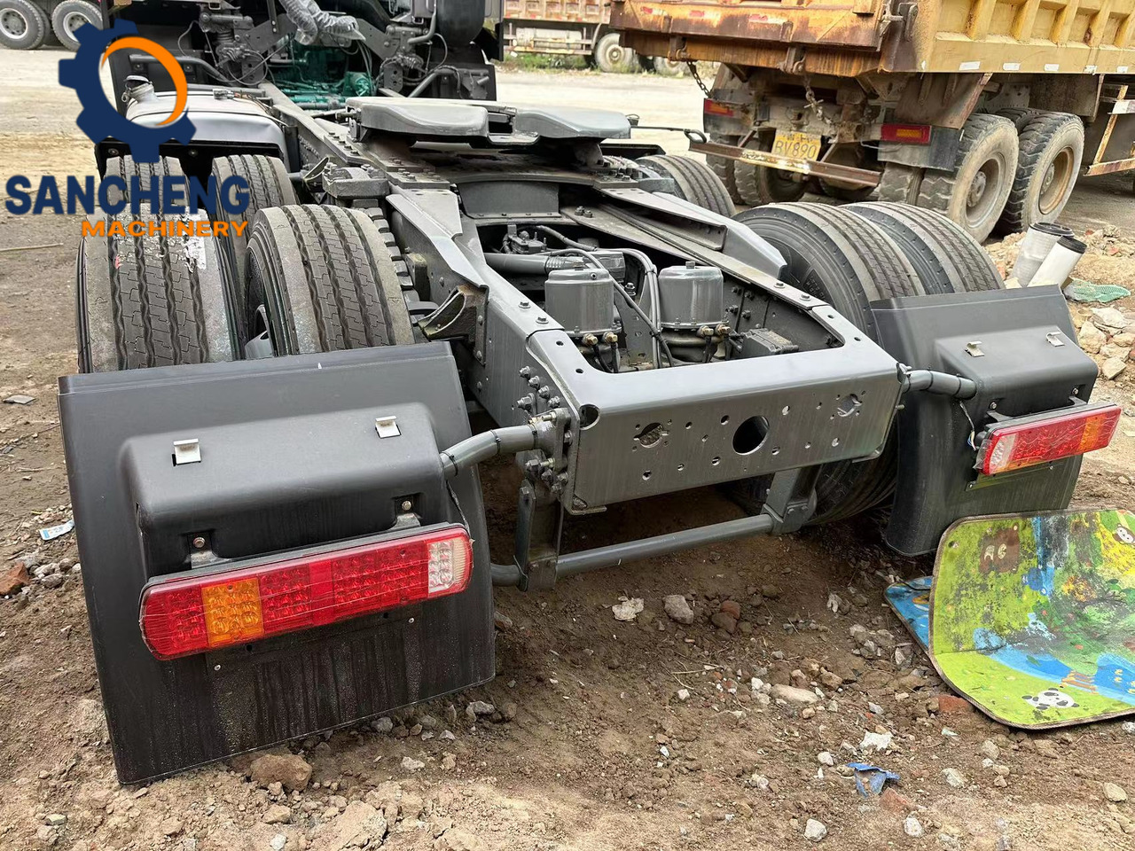 Vilcējs HOWO 380hp: foto 12 Vilcējs HOWO 380hp: foto 12