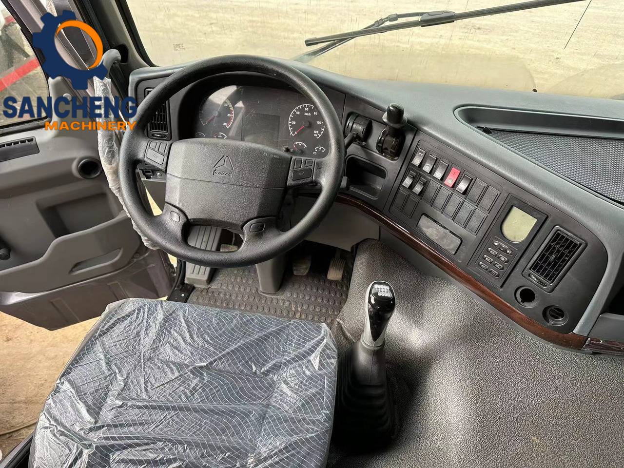 Vilcējs HOWO 380hp: foto 10 Vilcējs HOWO 380hp: foto 10