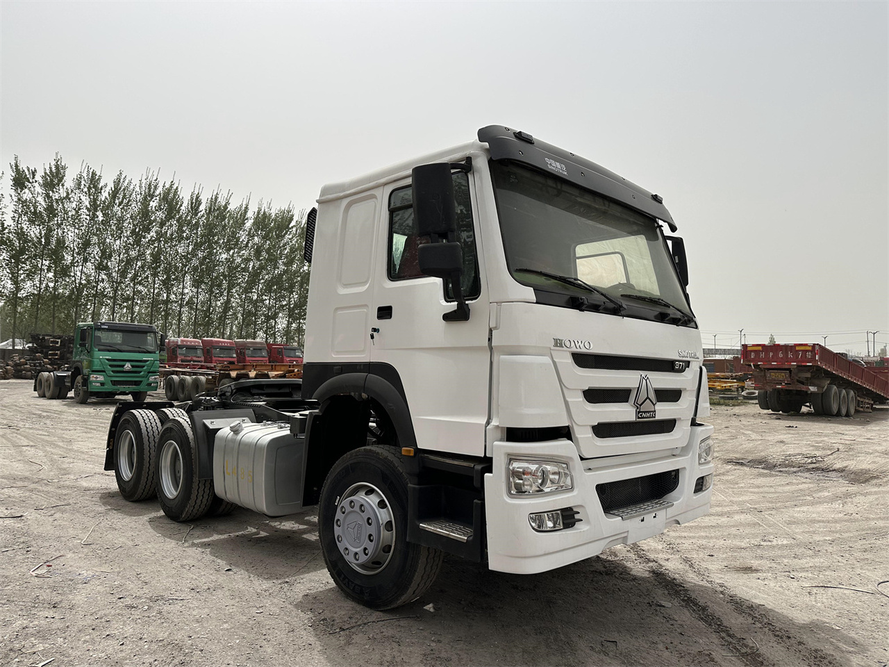 SINOTRUK Howo 371 Truck Head - Vilcējs: foto 1 SINOTRUK Howo 371 Truck Head - Vilcējs: foto 1
