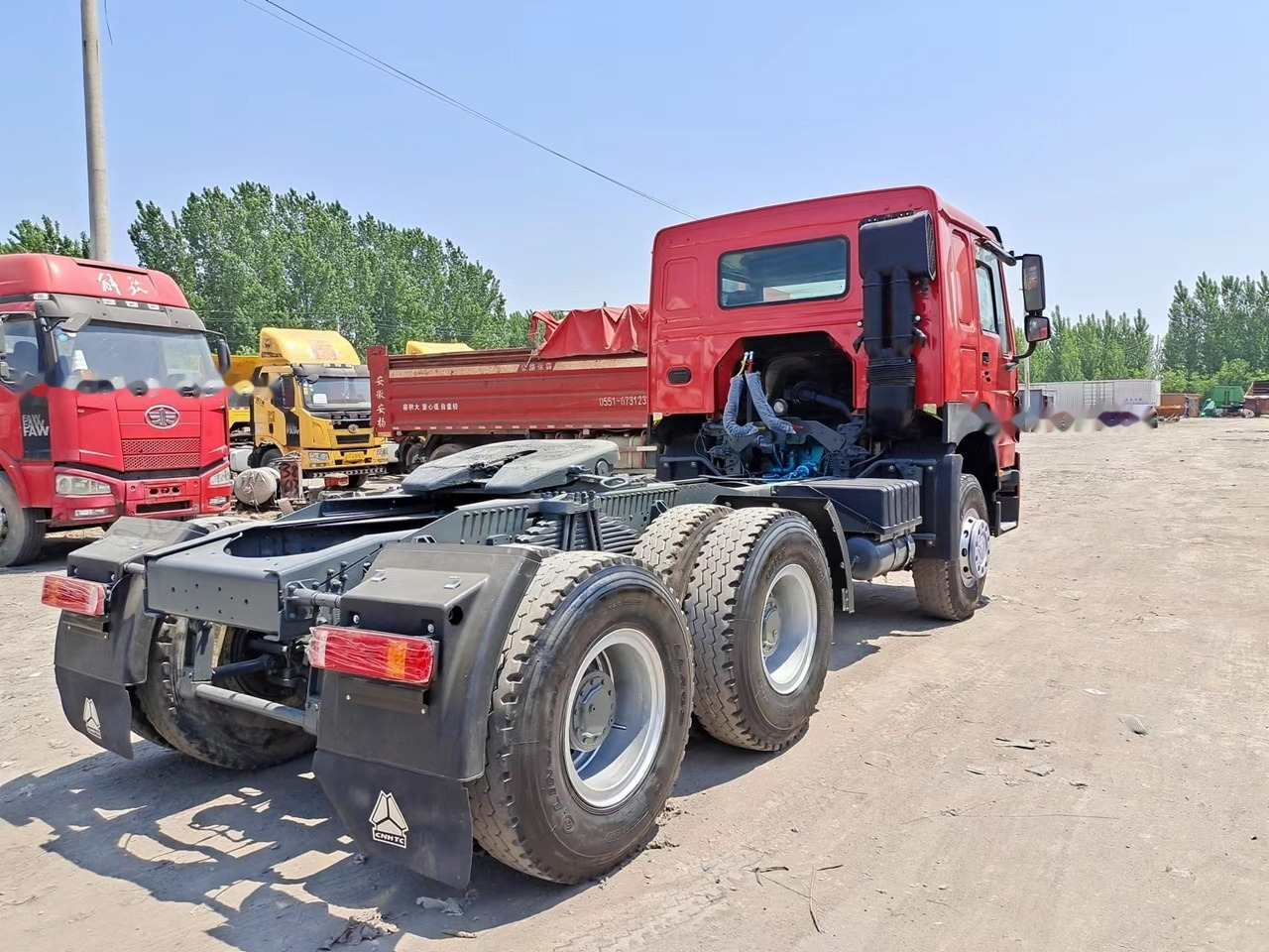 SINOTRUK Howo tractor unit 420 - Vilcējs: foto 4 SINOTRUK Howo tractor unit 420 - Vilcējs: foto 4