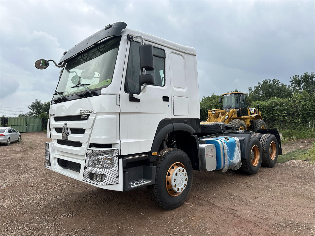 SINOTRUK Howo tractor unit 420hp - Vilcējs: foto 3 SINOTRUK Howo tractor unit 420hp - Vilcējs: foto 3