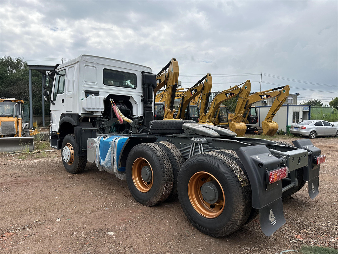 SINOTRUK Howo tractor unit 420hp - Vilcējs: foto 5 SINOTRUK Howo tractor unit 420hp - Vilcējs: foto 5