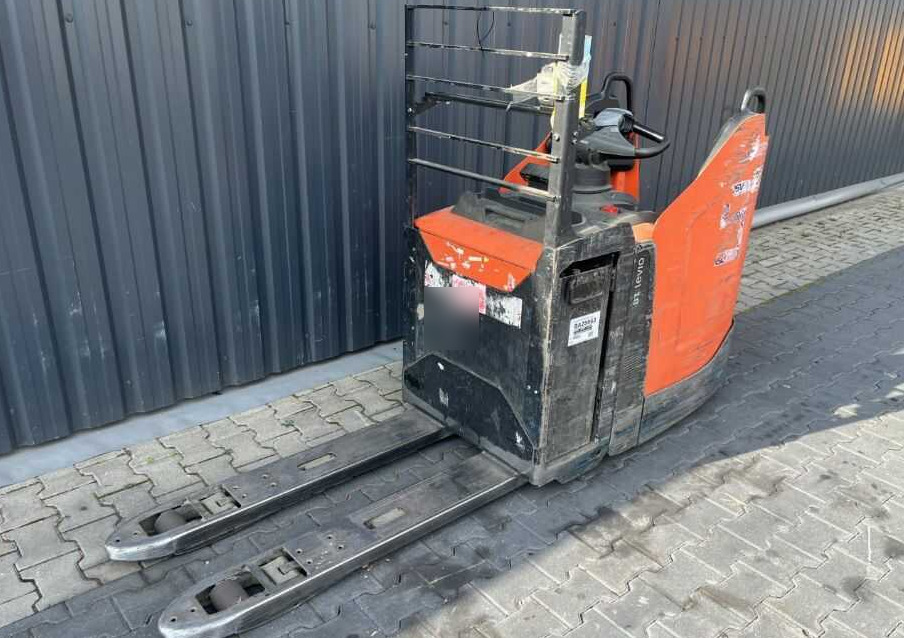 BT LPE200 - Rokas palešu ratiņi: foto 1 BT LPE200 - Rokas palešu ratiņi: foto 1