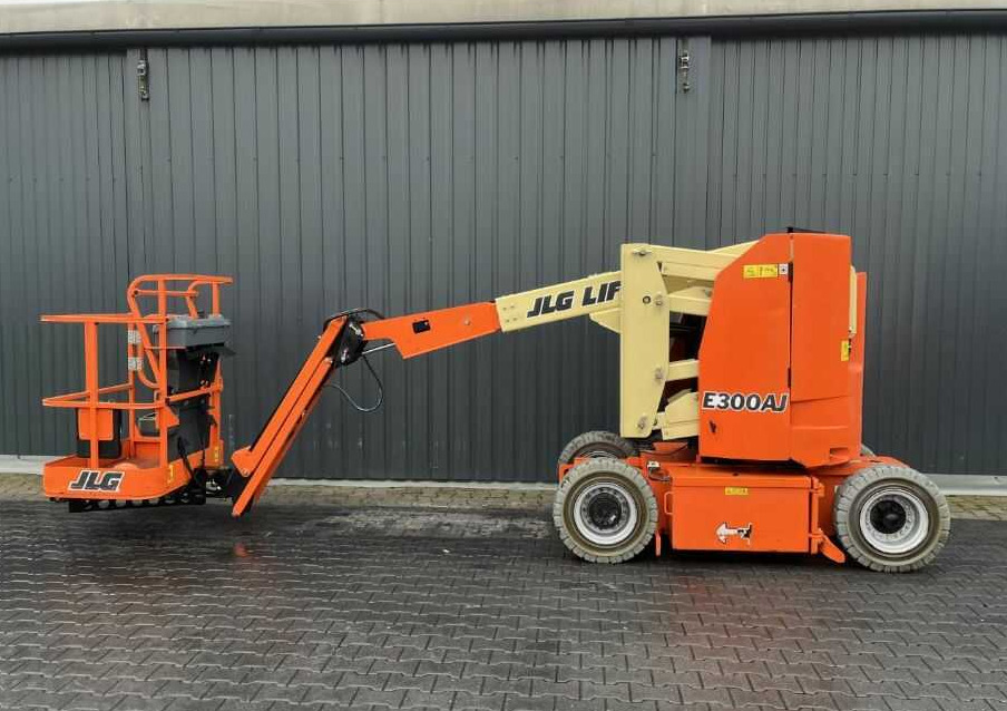 JLG E300AJ - Izlices pacēlājs: foto 2 JLG E300AJ - Izlices pacēlājs: foto 2