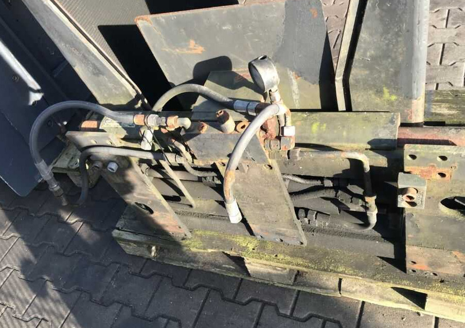 Kaup 1T213, Kartonklammer - Satvērējs - Iekraušanas tehnika: foto 2 Kaup 1T213, Kartonklammer - Satvērējs - Iekraušanas tehnika: foto 2