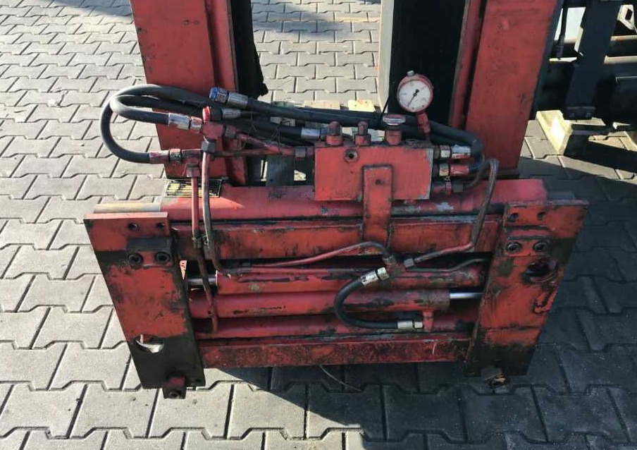 Kaup 1T213G, Kartonklammer - Satvērējs - Iekraušanas tehnika: foto 4 Kaup 1T213G, Kartonklammer - Satvērējs - Iekraušanas tehnika: foto 4