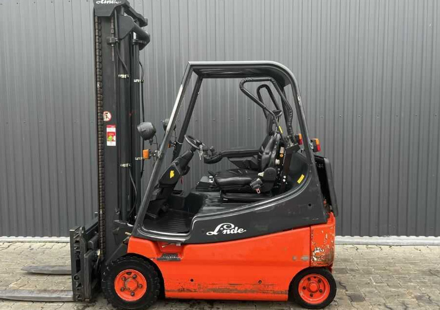 Linde E20 - Elektroiekrāvējs: foto 2 Linde E20 - Elektroiekrāvējs: foto 2
