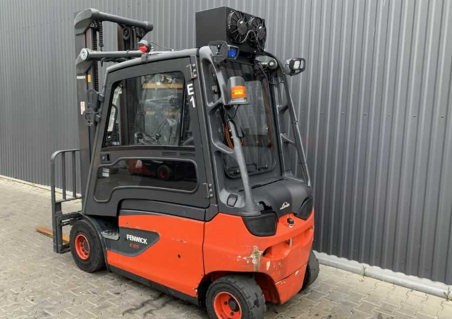 Linde E25L-02 - Elektroiekrāvējs: foto 3 Linde E25L-02 - Elektroiekrāvējs: foto 3
