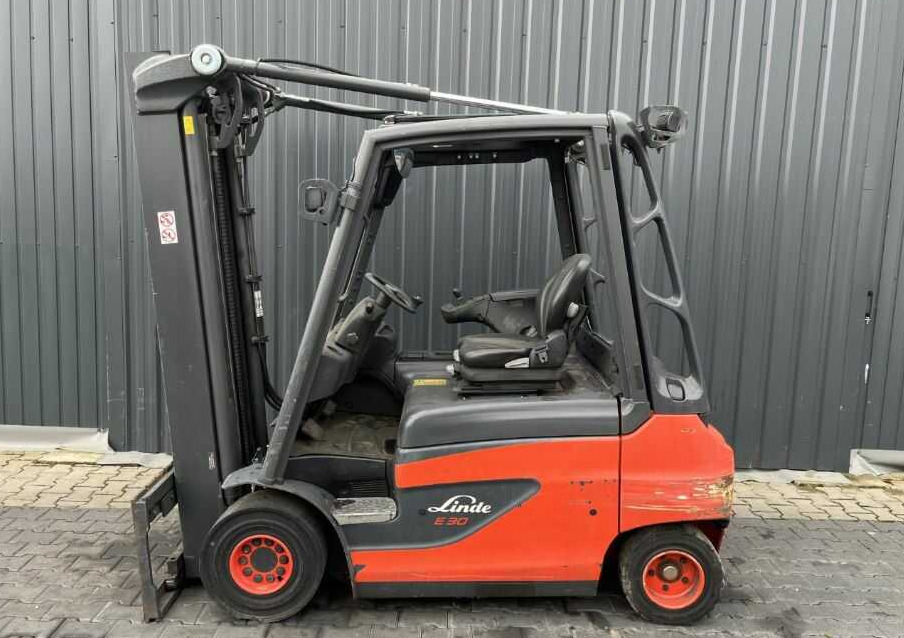 Linde E30-01 - Elektroiekrāvējs: foto 2 Linde E30-01 - Elektroiekrāvējs: foto 2