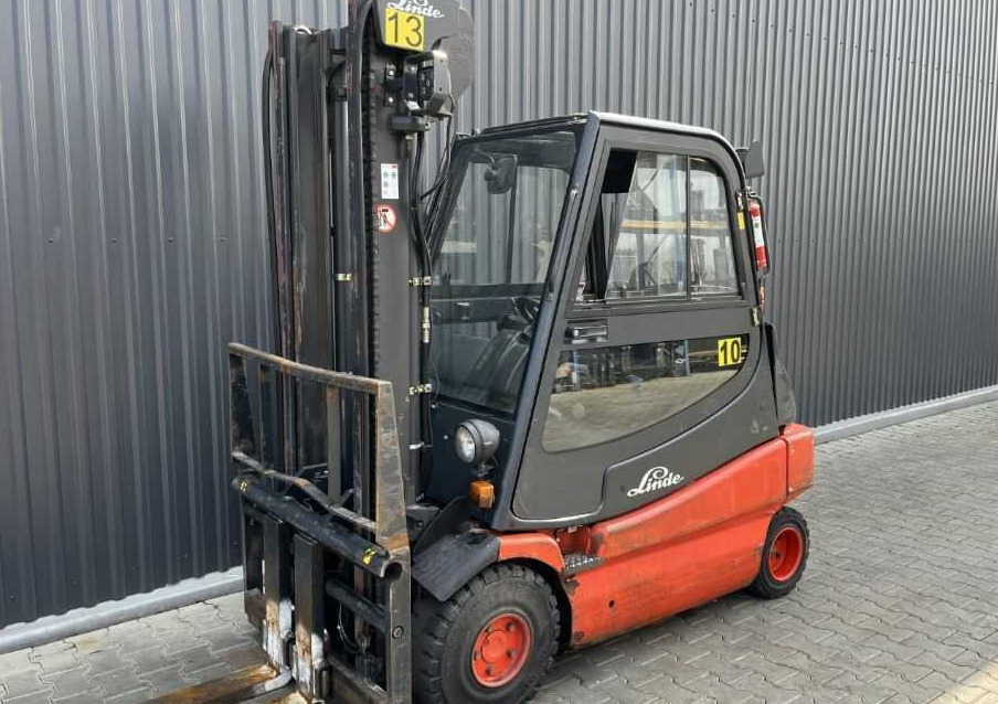 Linde E30-03 - Elektroiekrāvējs: foto 1 Linde E30-03 - Elektroiekrāvējs: foto 1