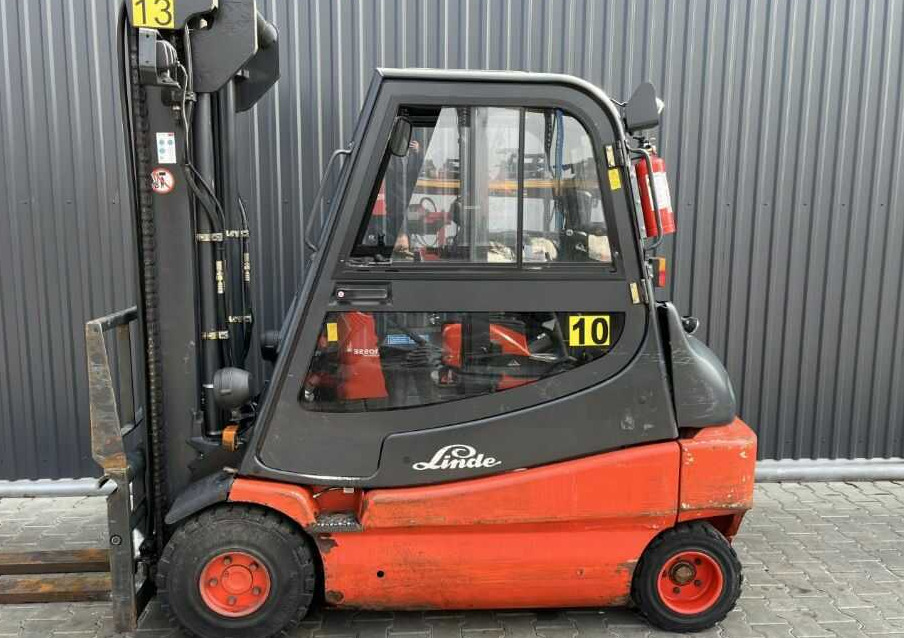 Linde E30-03 - Elektroiekrāvējs: foto 2 Linde E30-03 - Elektroiekrāvējs: foto 2