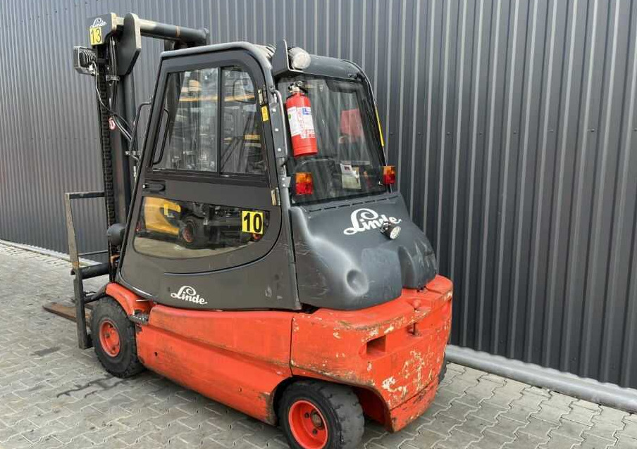 Linde E30-03 - Elektroiekrāvējs: foto 3 Linde E30-03 - Elektroiekrāvējs: foto 3