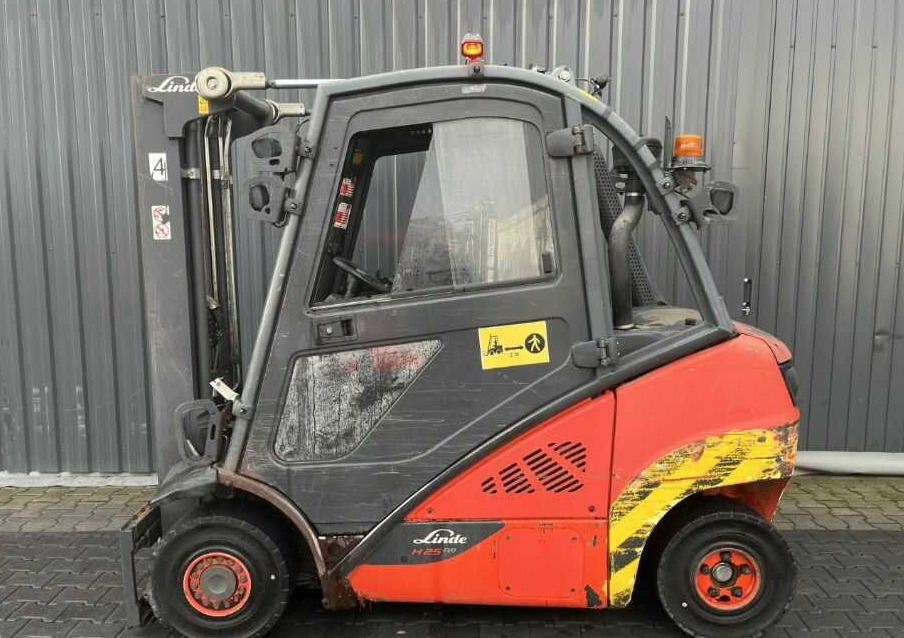 Linde H25D-02 - Dīzeļiekrāvējs: foto 2 Linde H25D-02 - Dīzeļiekrāvējs: foto 2