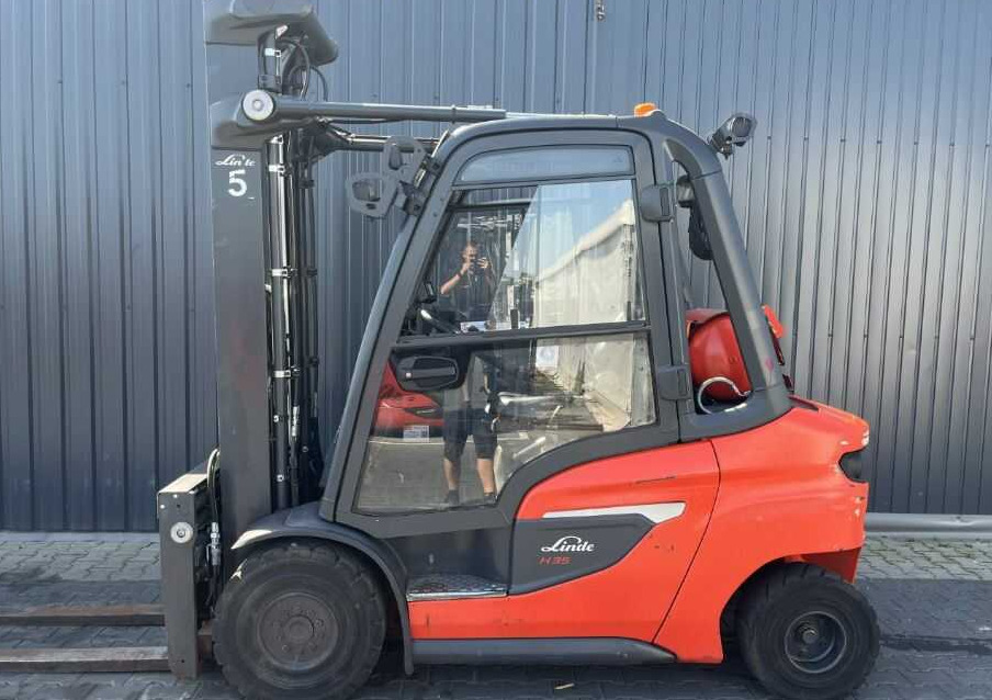 Linde H35T-01 - Gāzes iekrāvējs: foto 2 Linde H35T-01 - Gāzes iekrāvējs: foto 2