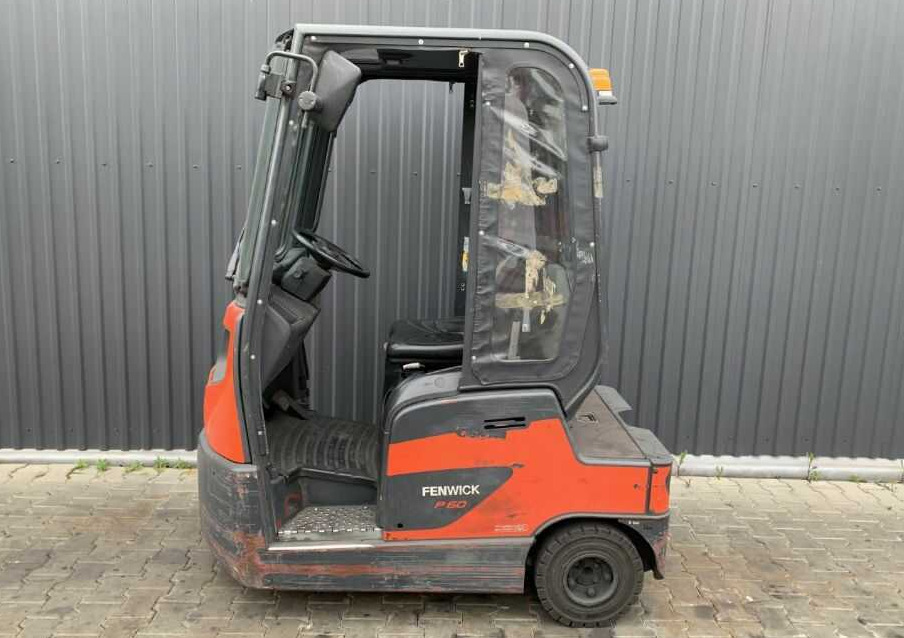 Linde P60 - Noliktavas vilcējs: foto 2 Linde P60 - Noliktavas vilcējs: foto 2