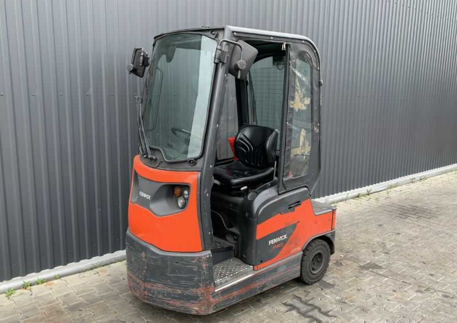 Linde P60 - Noliktavas vilcējs: foto 1 Linde P60 - Noliktavas vilcējs: foto 1