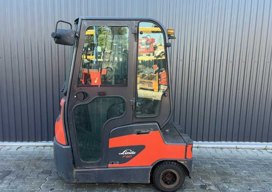 Linde P60 - Noliktavas vilcējs: foto 2 Linde P60 - Noliktavas vilcējs: foto 2