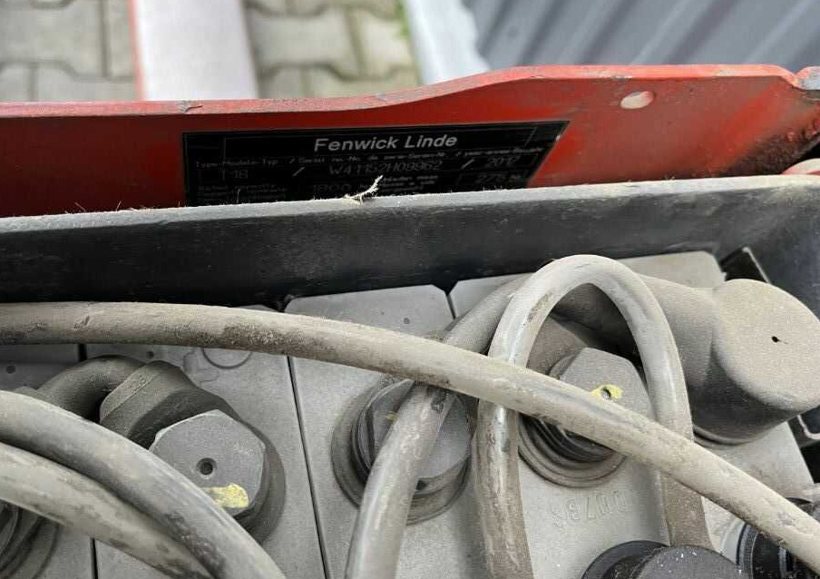 Linde T18 - Rokas palešu ratiņi: foto 4 Linde T18 - Rokas palešu ratiņi: foto 4