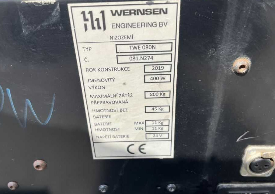 Linde TWE080N - Noliktavas vilcējs: foto 4 Linde TWE080N - Noliktavas vilcējs: foto 4