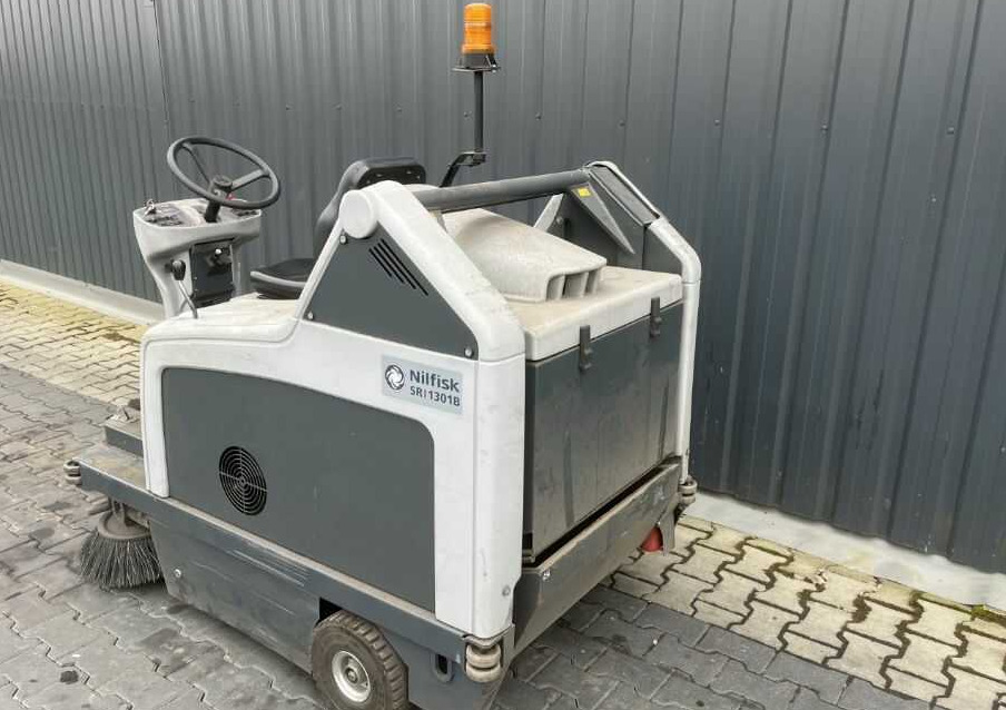 Nilfisk SR1301B - Industriālais putekļu sūcējs: foto 3 Nilfisk SR1301B - Industriālais putekļu sūcējs: foto 3