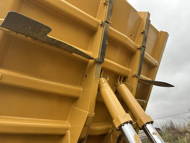 Bezceļu pašizgāzējs Caterpillar 769D: foto 13