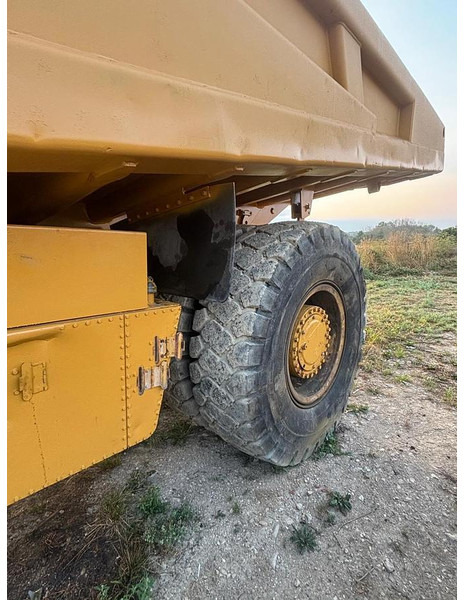 Bezceļu pašizgāzējs Caterpillar 769D: foto 8
