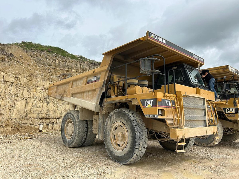 Caterpillar 771D - Bezceļu pašizgāzējs: foto 1 Caterpillar 771D - Bezceļu pašizgāzējs: foto 1