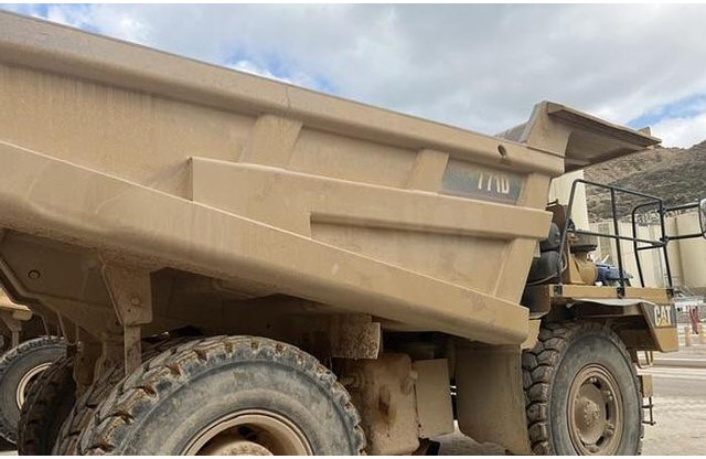 Caterpillar 771D - Bezceļu pašizgāzējs: foto 2 Caterpillar 771D - Bezceļu pašizgāzējs: foto 2