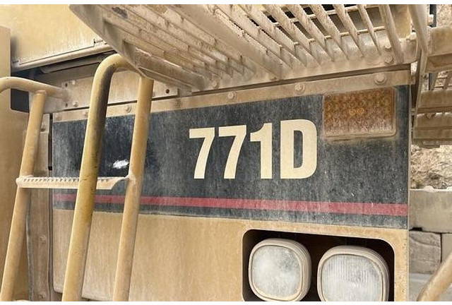 Caterpillar 771D - Bezceļu pašizgāzējs: foto 5 Caterpillar 771D - Bezceļu pašizgāzējs: foto 5