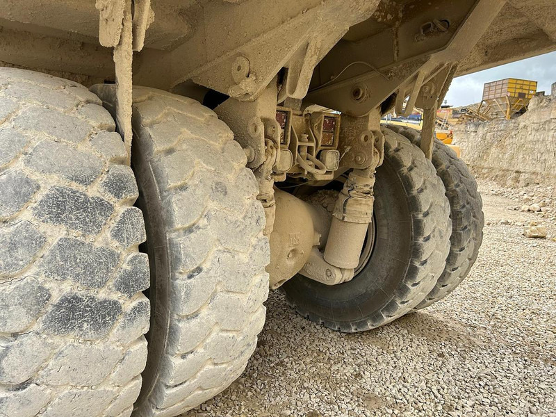 Bezceļu pašizgāzējs Caterpillar 771D: foto 7