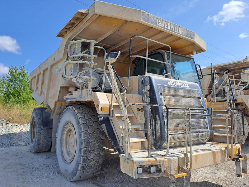 Caterpillar 775F - Bezceļu pašizgāzējs: foto 2 Caterpillar 775F - Bezceļu pašizgāzējs: foto 2