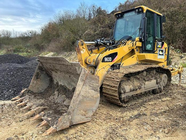 Caterpillar 963D - Iekrāvējs: foto 1 Caterpillar 963D - Iekrāvējs: foto 1