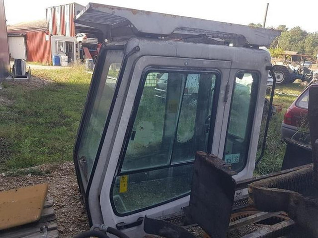 Liebherr A904 R904 A914 R914 A924 R924 A934 R934 A944 R944 A954 R954 - - Kabīne un interjers: foto 2 Liebherr A904 R904 A914 R914 A924 R924 A934 R934 A944 R944 A954 R954 - - Kabīne un interjers: foto 2