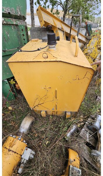 Liebherr R954CHD Li - Degvielas tvertne: foto 2 Liebherr R954CHD Li - Degvielas tvertne: foto 2
