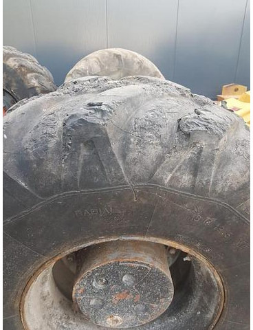 Michelin 18R19.5XF - Riepas un diski: foto 5 Michelin 18R19.5XF - Riepas un diski: foto 5