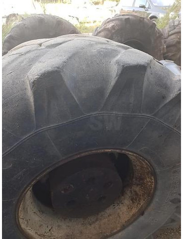 Michelin 18R19.5XF - Riepas un diski: foto 1 Michelin 18R19.5XF - Riepas un diski: foto 1