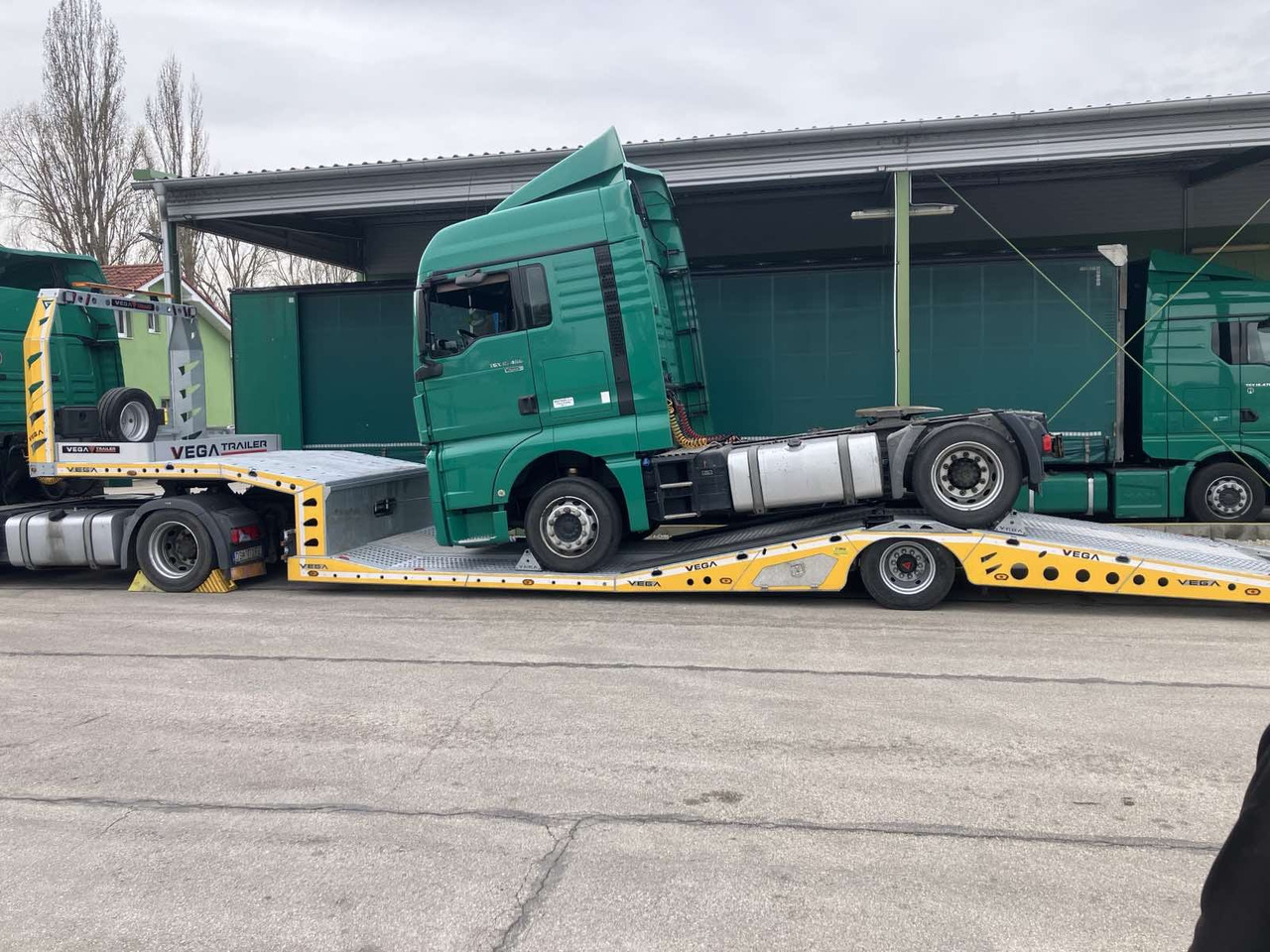 1 AXLE ARLA TRUCK CARRIER - Puspiekabe autovedējs: foto 2 1 AXLE ARLA TRUCK CARRIER - Puspiekabe autovedējs: foto 2