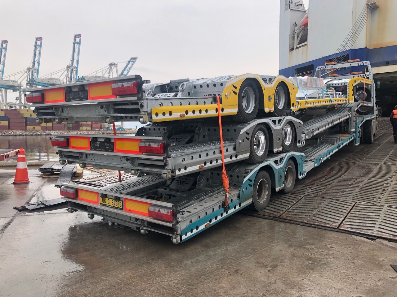 Jaunā Puspiekabe autovedējs pārvadāšana smagās tehnikas VEGA-S (2 AXLE TRUCK CARRIER): foto 11
