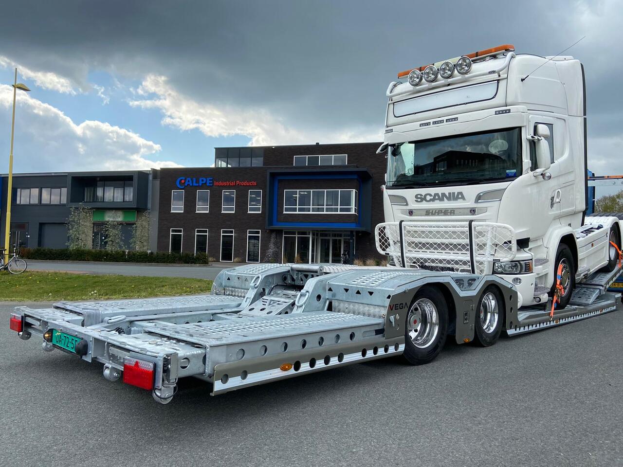Vegafix (2 Axle Truck Carrier) - Puspiekabe autovedējs: foto 4 Vegafix (2 Axle Truck Carrier) - Puspiekabe autovedējs: foto 4