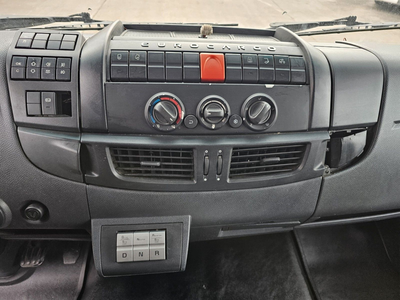 Kravas automašīna ar slēgto virsbūvi Iveco EURO-CARGO 120E25 * SCHLAFKABINE * BÄR 1,5 T *: foto 15