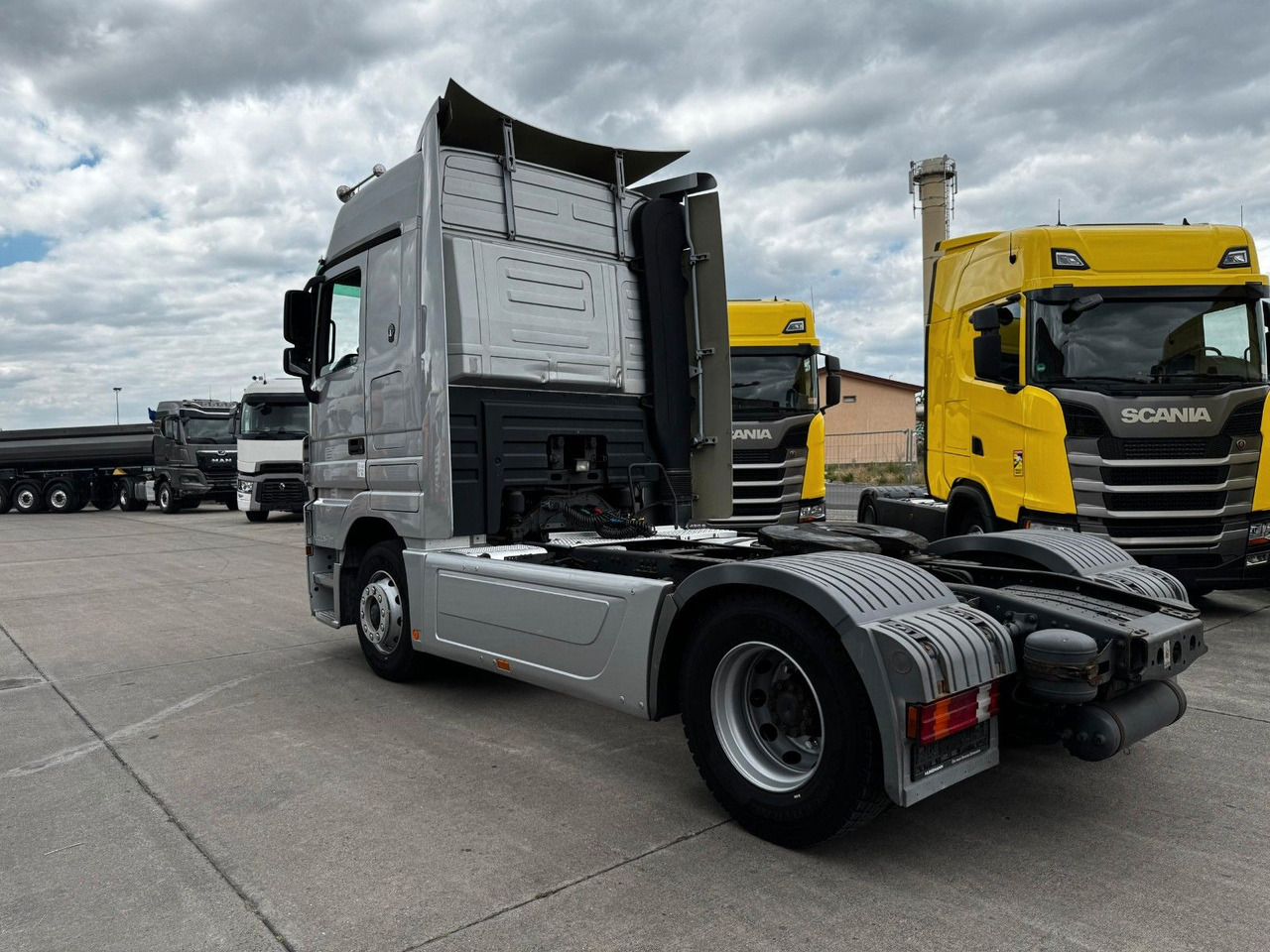Mercedes-Benz ACTROS 1844 * AUTOMATIK * TOP * NEUE REIFEN - Vilcējs: foto 5 Mercedes-Benz ACTROS 1844 * AUTOMATIK * TOP * NEUE REIFEN - Vilcējs: foto 5