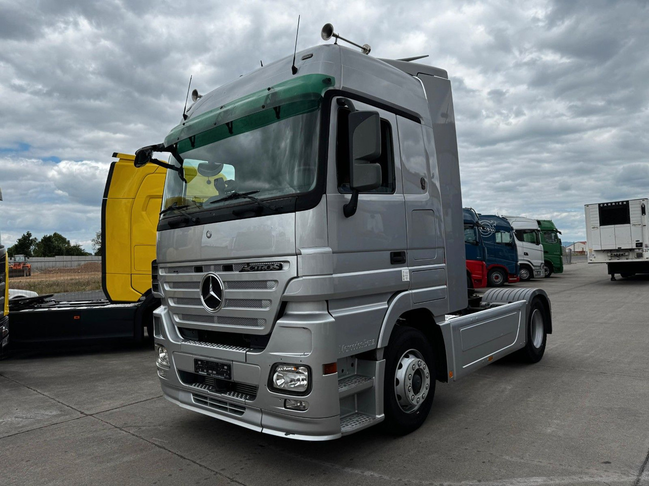Mercedes-Benz ACTROS 1844 * AUTOMATIK * TOP * NEUE REIFEN - Vilcējs: foto 1 Mercedes-Benz ACTROS 1844 * AUTOMATIK * TOP * NEUE REIFEN - Vilcējs: foto 1