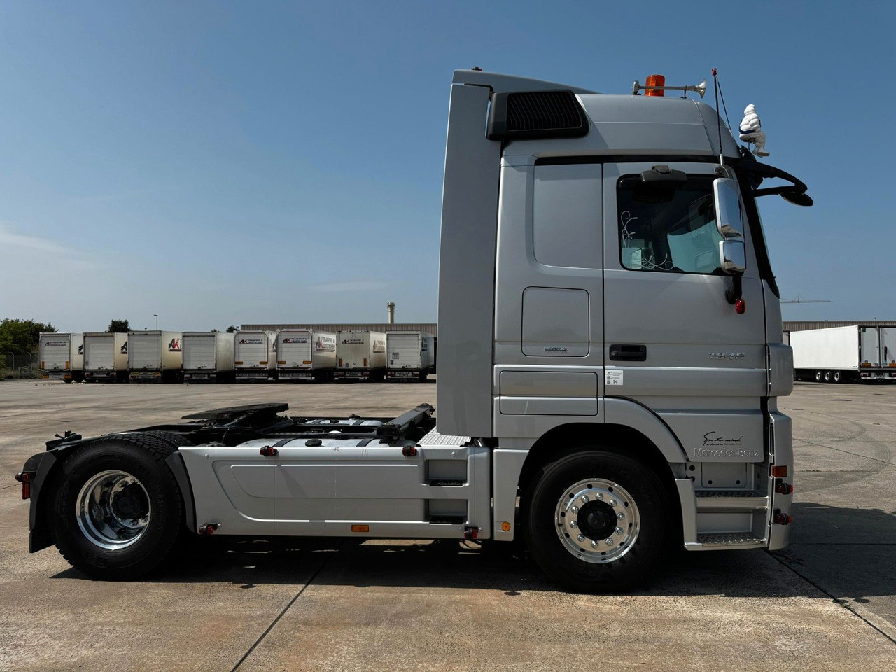 Mercedes-Benz ACTROS 1846 * AUTOMATIK * TOP * NEUE REIFEN - Vilcējs: foto 3 Mercedes-Benz ACTROS 1846 * AUTOMATIK * TOP * NEUE REIFEN - Vilcējs: foto 3
