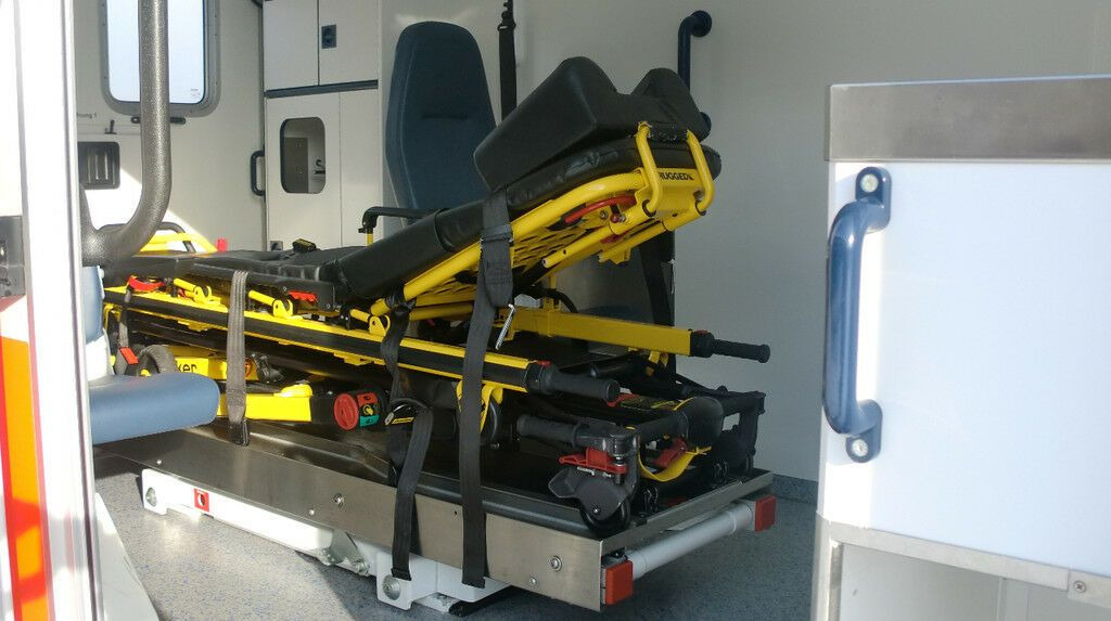 Mercedes-Benz Sprinter 516 CDI 4x4 WAS Koffer // Garantie // Mercedes-Benz Sprinter 516 CDI 4x4 WAS Koffer // Garantie // - Ātrās palīdzības mašīna: foto 5 Mercedes-Benz Sprinter 516 CDI 4x4 WAS Koffer // Garantie // Mercedes-Benz Sprinter 516 CDI 4x4 WAS Koffer // Garantie // - Ātrās palīdzības mašīna: foto 5