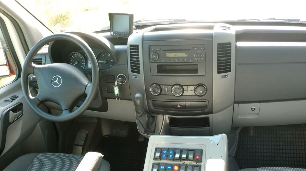 Ātrās palīdzības mašīna Mercedes-Benz Sprinter 519 /  ATM 0km  4x on Stock: foto 10