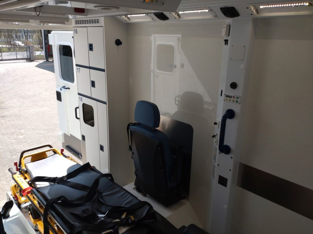 Ātrās palīdzības mašīna Mercedes-Benz Sprinter 519 /  ATM 0km  4x on Stock: foto 7