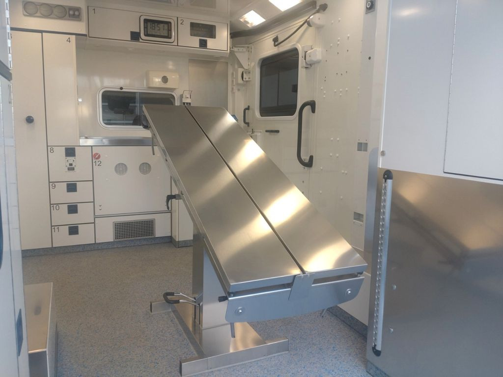 Ātrās palīdzības mašīna Mercedes-Benz Sprinter 519   Tierarzt  Garantie: foto 18