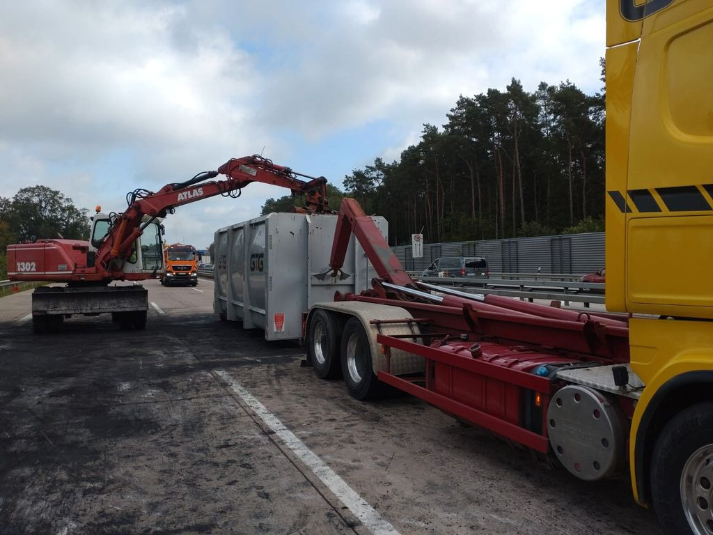 Scania R 730 Abroller voll Luft Scania R 730 Abroller voll Luft - Pacēlājs ar āķi: foto 2 Scania R 730 Abroller voll Luft Scania R 730 Abroller voll Luft - Pacēlājs ar āķi: foto 2