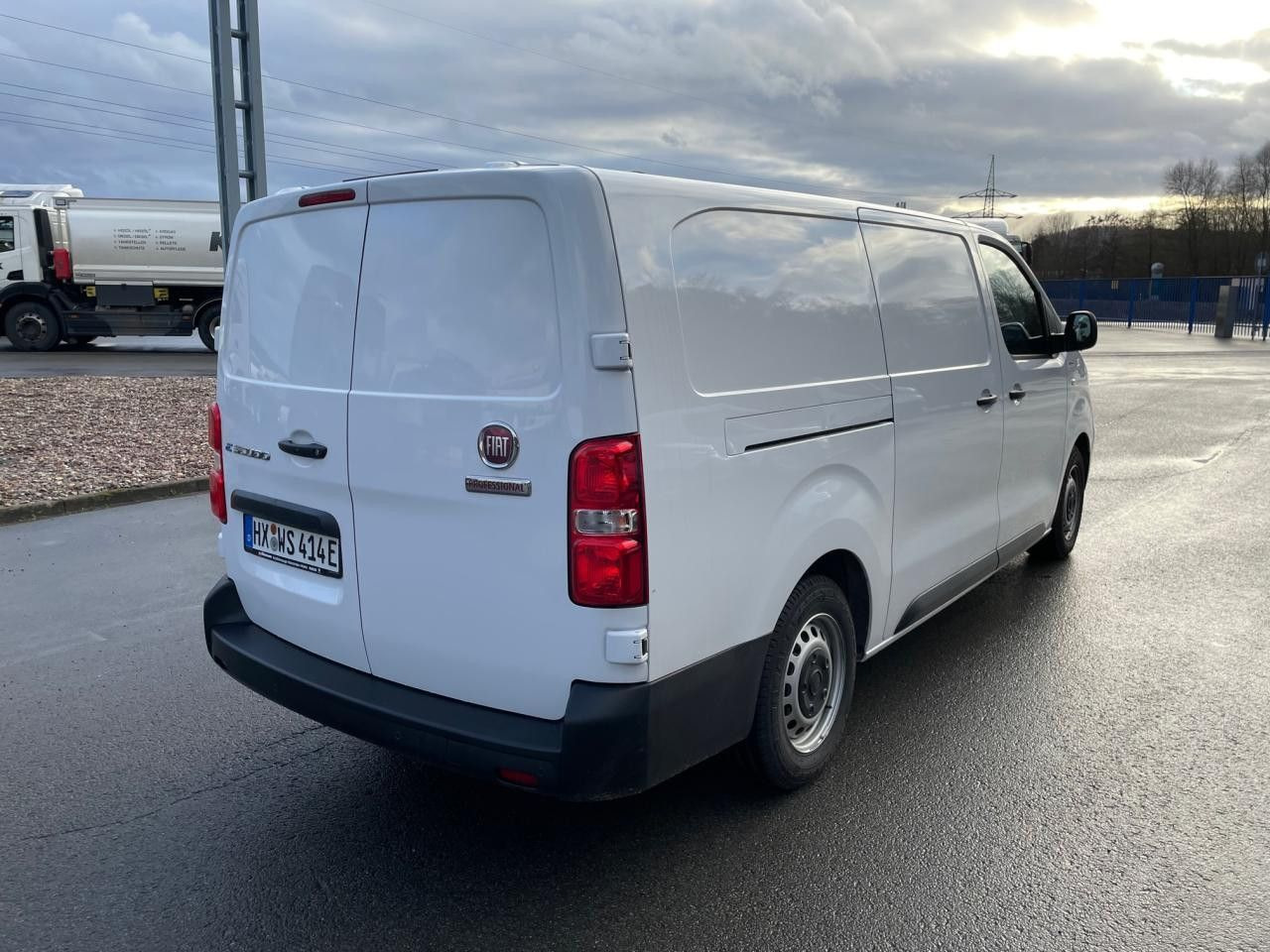 Fiat E-Scudo 75 kWh Kastenwagen L3 Klima Navi ZV Fiat E-Scudo 75 kWh Kastenwagen L3 Klima Navi ZV - Mazs furgons, Elektriskais furgons: foto 3 Fiat E-Scudo 75 kWh Kastenwagen L3 Klima Navi ZV Fiat E-Scudo 75 kWh Kastenwagen L3 Klima Navi ZV - Mazs furgons, Elektriskais furgons: foto 3